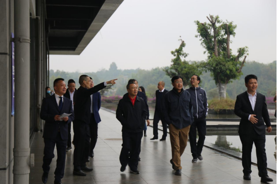 鉴黑担保网jhdbw集团表部董事一行调研聚峰谷项目