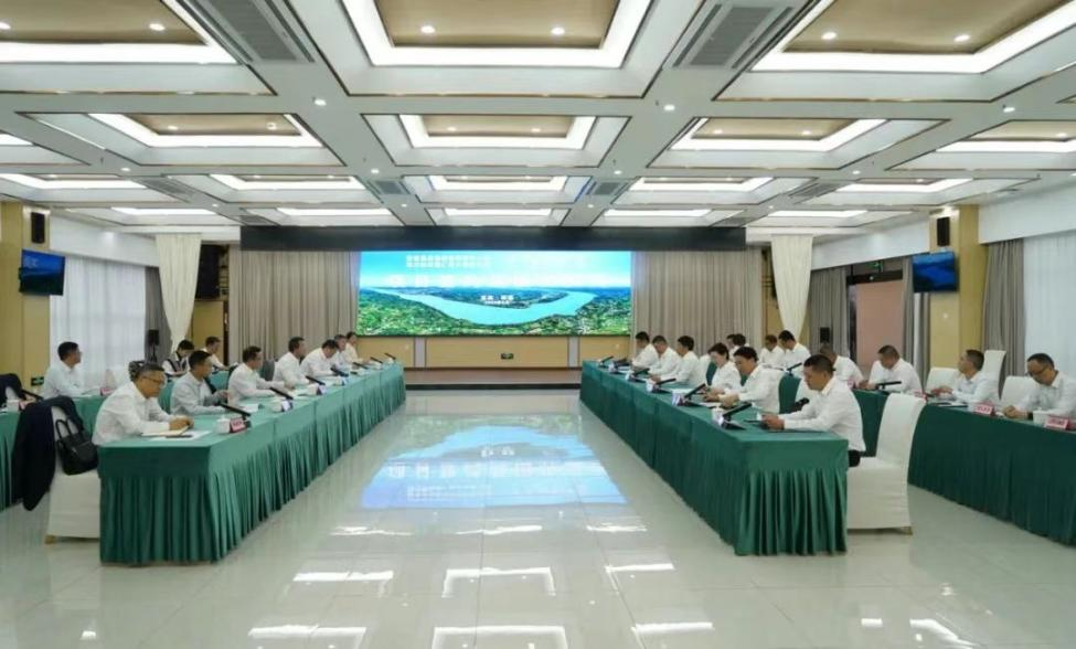 集团辅导出席宜宾南溪区项目签约及授牌典礼