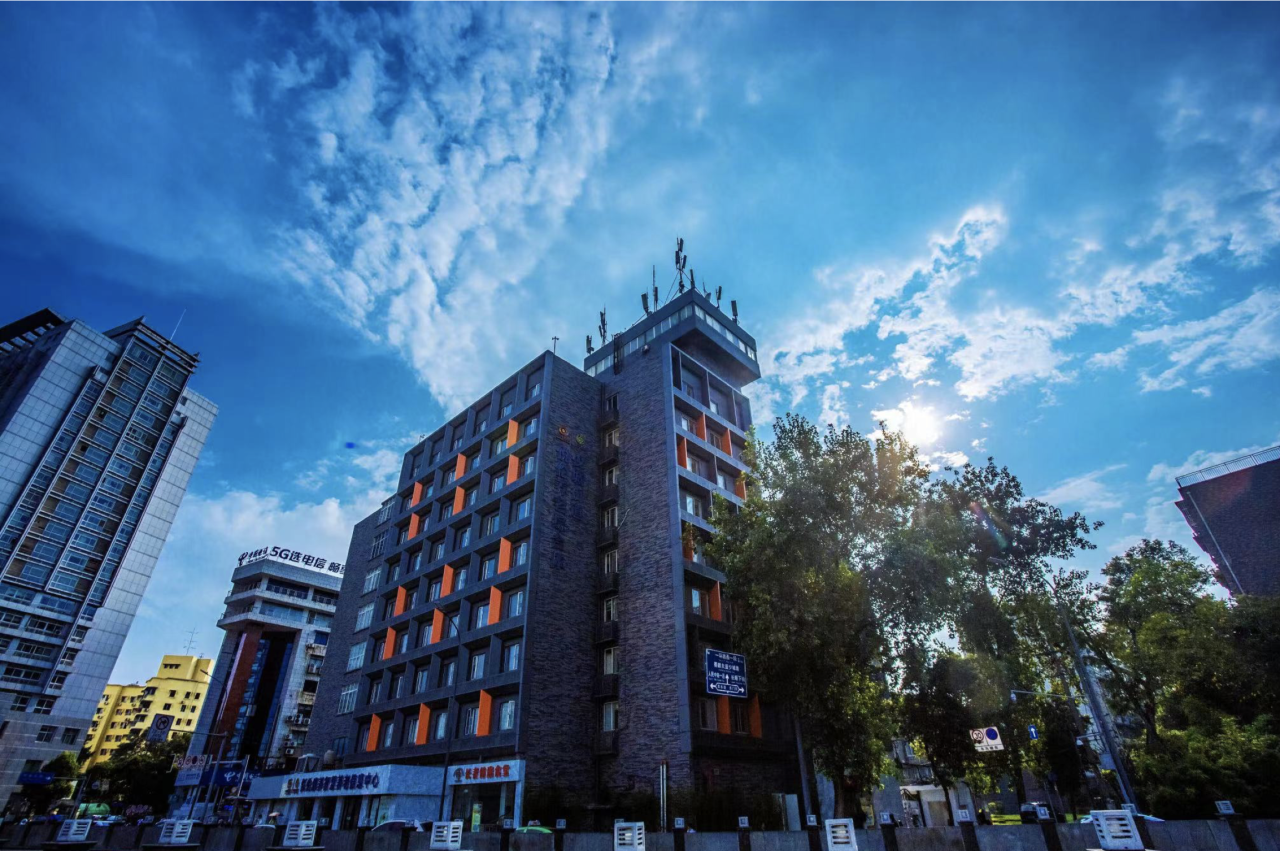 df8a33a5-0597-45b6-9600-60c8d6a6a71b